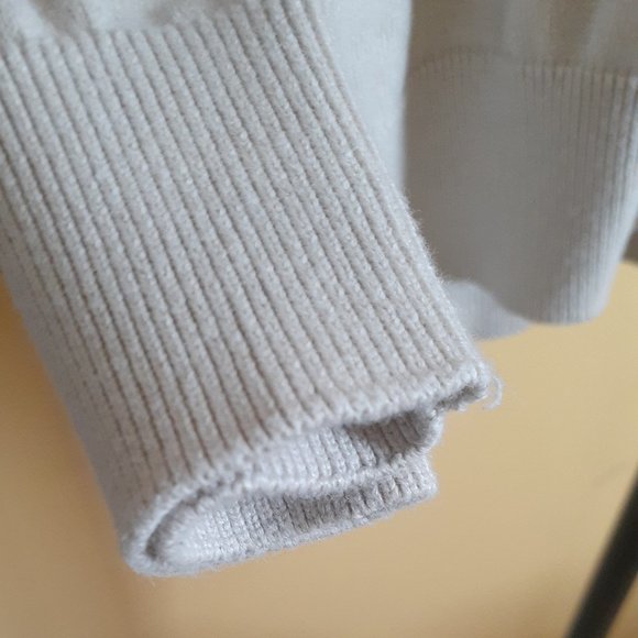 Men's XL Beige U.S. Polo Assn V Neck Long Sleeve Sweater - Picture 10 of 11